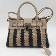 Charger l'image dans la galerie, sac en cuir et paille, sac tendance 2026, sac de luxe femme, sac artisanal, sac été 2026.