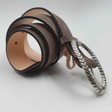 Charger l'image dans la galerie, Ceinture en cuir grainé – Boucle argent mat | Élégance artisanale