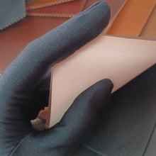 Load image into Gallery viewer, Under-Main in grained leather | Berthille house