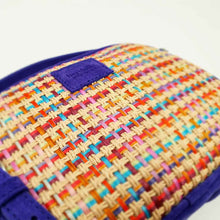 Load image into Gallery viewer, L'accessoire mode femme essentiel à votre dressing : le petit porté travers de la Maison Berthille. Déclinée en raphia et velours pour la saison été 2025. SS25