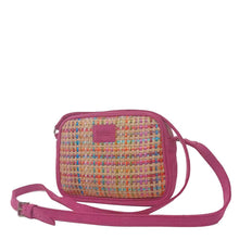 Load image into Gallery viewer, L'accessoire mode femme essentiel à votre dressing : le petit porté travers de la Maison Berthille. Déclinée en raphia et velours pour la saison été 2025. SS25