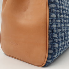 Charger l'image dans la galerie, Logo Berthille sur cuir végétal - Sac à main de luxe en cuir végétal et jean denim