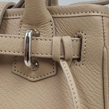 Charger l'image dans la galerie, Texture peau de chèvre Piedra du Mini Vendôme, artisanat de luxe