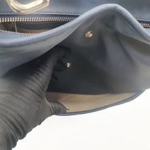 Load image into Gallery viewer, Sac Bandoulière Cuir gras bleu "sauvage jean" - Maison Berthille