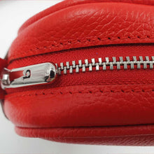 Load image into Gallery viewer, Berthille Maroquinerie – Sac bandoulière en cuir fait main - zoom curseur