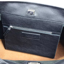 Charger l'image dans la galerie, Sac en cuir noir porté épaule - Cuir Véritable - Maison Berthille