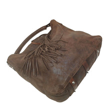 Charger l'image dans la galerie, Magnifique sac en cuir vieilli marron porté épaule avec pompons Maison Berthille