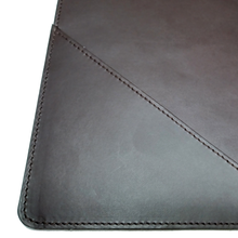 Load image into Gallery viewer, Tapis de souris et sous main en cuir | Accessoires en cuir véritable 100% Made in France