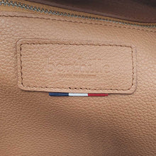Load image into Gallery viewer, L’art du cuir signé Berthille – Sac cabas féminin et raffiné - zoom logo Berthille