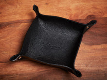 Load image into Gallery viewer, Vide poche en cuir grainé noir | Maison Berthille