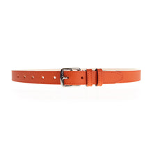 Charger l'image dans la galerie, Ceinture Berthille Mini Étrivière couleur orange, tannage végétal, extérieur en cuir grainé pleine fleur, vue de face.