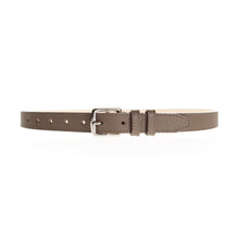 Charger l'image dans la galerie, Ceinture Berthille Mini Étrivière couleur havane, tannage végétal, extérieur en cuir grainé pleine fleur, vue de face.