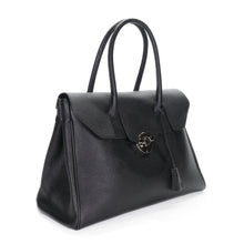 Load image into Gallery viewer, Sac à main cuir Berthille, Modèle Cortina noir, tannage végétal, extérieur en cuir grainé plaine fleur, vue lateral.