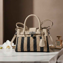 Charger l'image dans la galerie, sac en cuir et paille, sac tendance 2026, sac de luxe femme, sac artisanal, sac été 2026.
