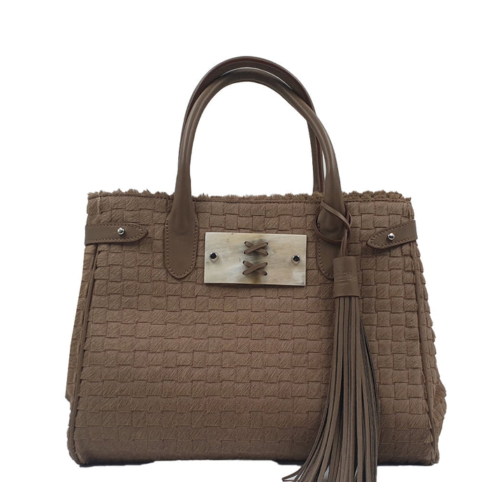 Sac en Poil de vachette et bijou en corne unique lacée en cuir à la main