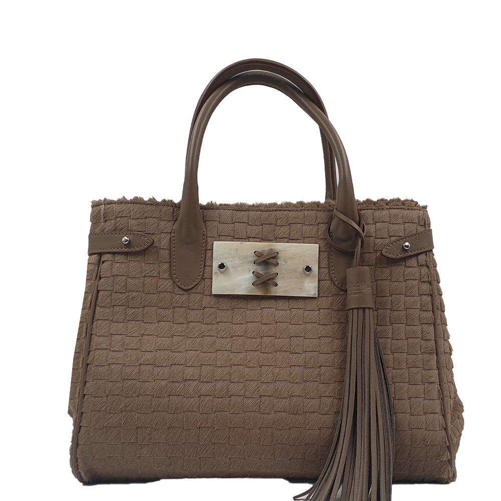 Sac en Poil de vachette et bijou en corne unique lacée en cuir à la main