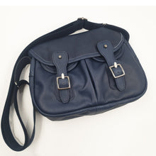 Load image into Gallery viewer, Sac gibecière Cuir Gras haut de Gamme Berthille
