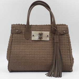 Sac en Poil de vachette et bijou en corne unique lacée en cuir à la main