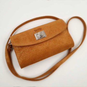 Pochette porté épaule ou travers en velours or | Collection Paillettes été 2025 | Berthille