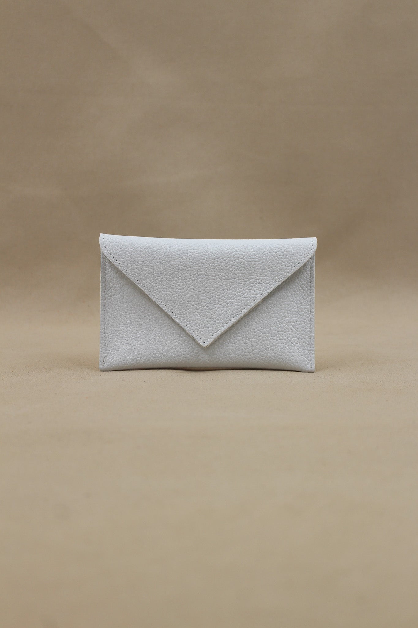 Pochette Lutecia en cuir pleine fleur, coloris Blanc, maroquinerie française Berthille