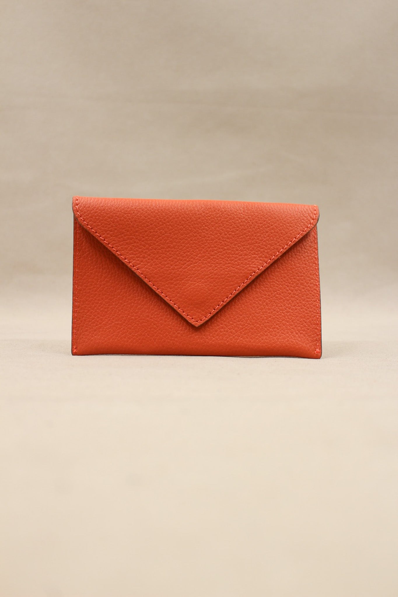 Pochette Lutecia en cuir pleine fleur, coloris Butano, maison Berthille