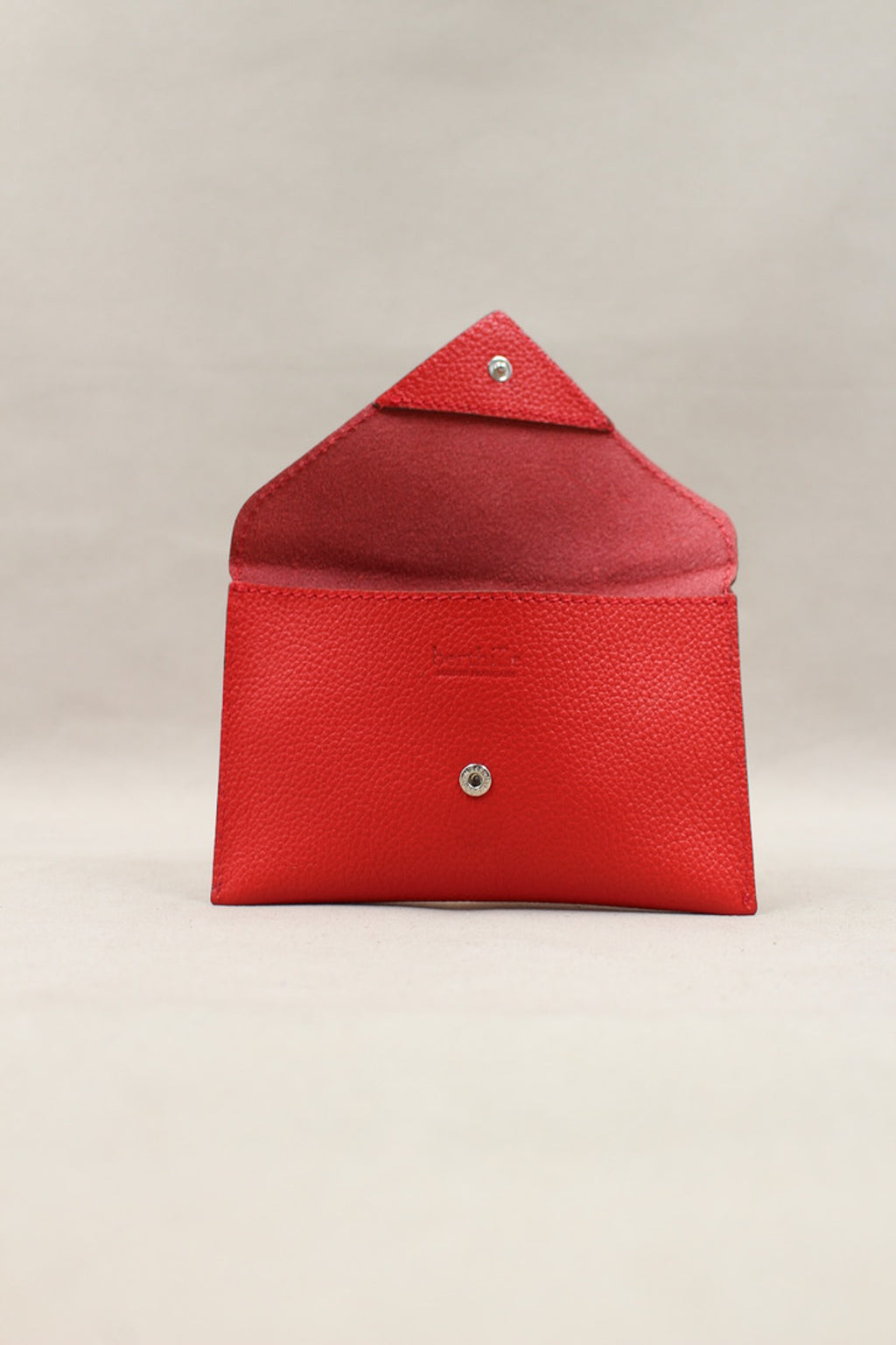Pochette Lutecia en cuir pleine fleur Coquelicot, fermeture pression, façonnée à la main par Berthille