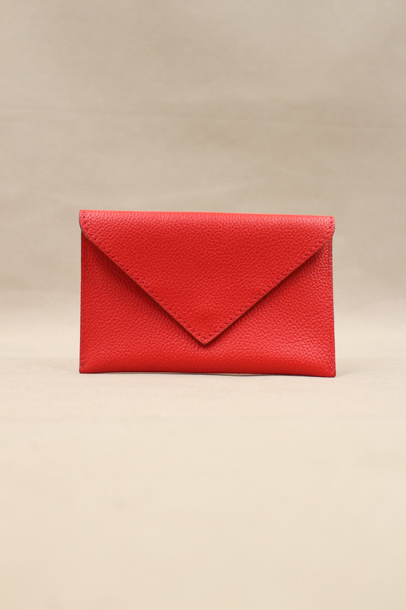 Pochette Lutecia en cuir pleine fleur, coloris Coquelicot, maroquinerie française Berthille