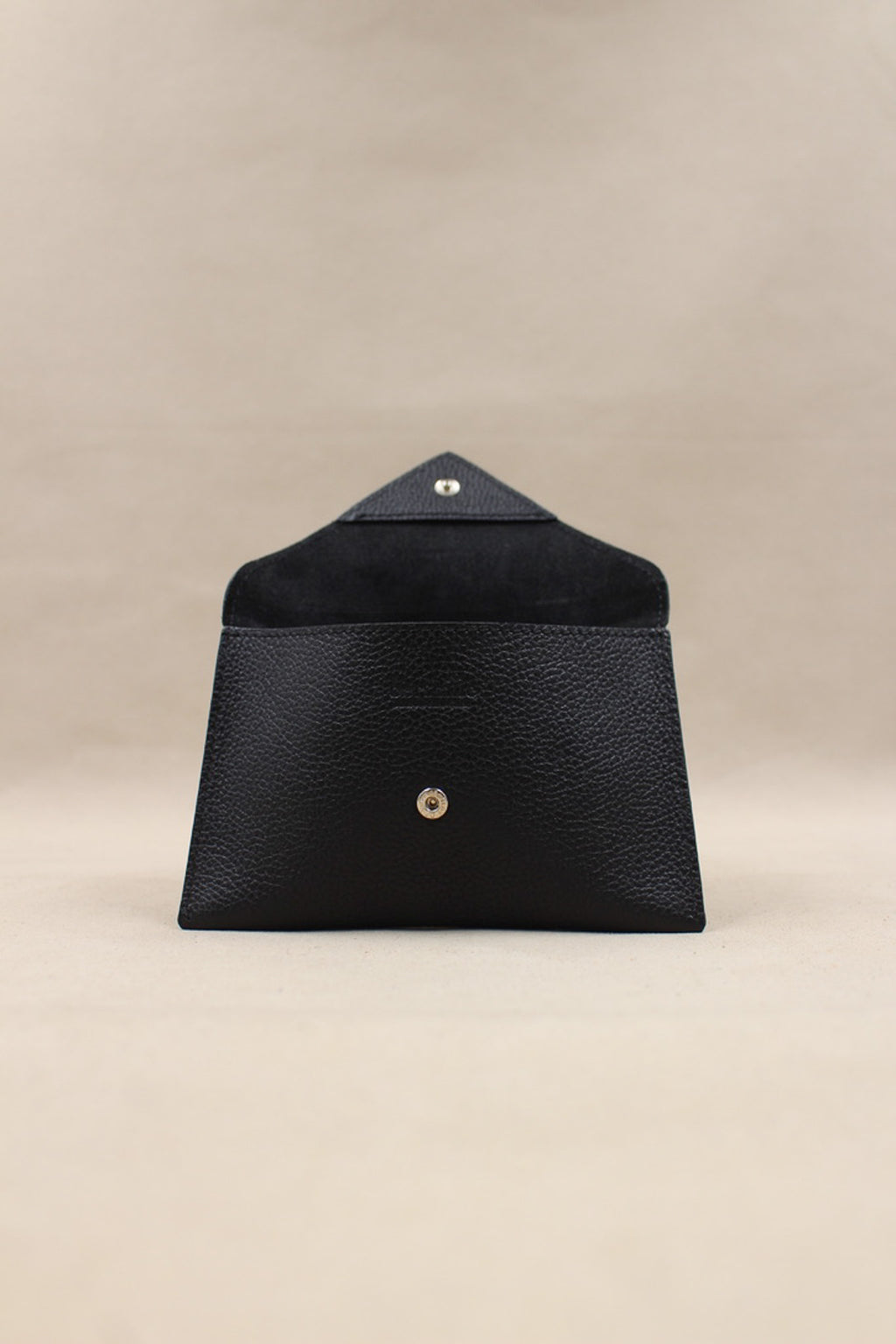 Pochette Lutecia entrouverte en cuir pleine fleur Noir, fermeture pression, maison Berthille