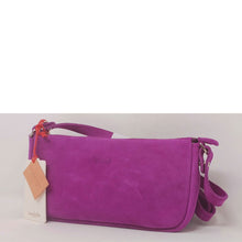 Load image into Gallery viewer, Pochette Berthe en Velours Verbena | Capsule Hiver 2024-2025 Berthille
