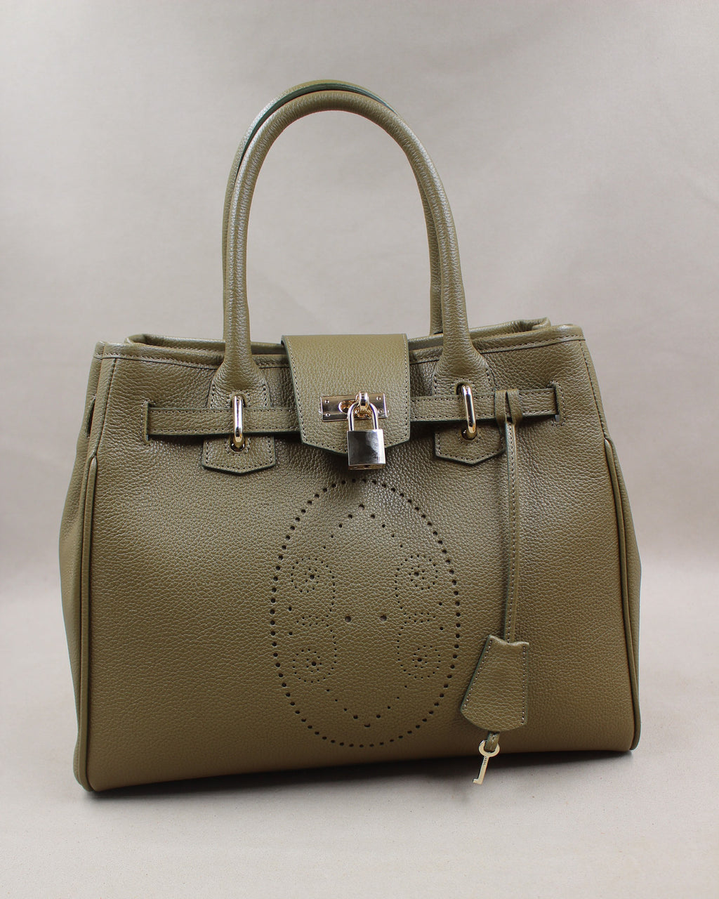 Sac à main Vendôme en cuir kaki vue de face, motif perforé bout fleuri, deux anses, sangle ceinturée, cadenas argenté, clé et clochette en cuir, fabriqué en France par Berthille