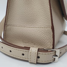 Charger l&#39;image dans la galerie, Sac bandoulière en cuir élégant et raffiné
