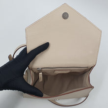 Charger l&#39;image dans la galerie, Sac bandoulière en cuir élégant et raffiné
