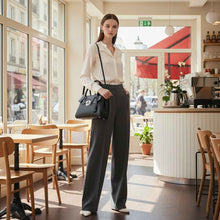 Charger l'image dans la galerie, L’art du cuir signé Berthille – Sac bandoulière féminin et raffiné
