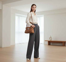 Charger l'image dans la galerie, L’art du cuir signé Berthille – Sac bandoulière féminin et raffiné
