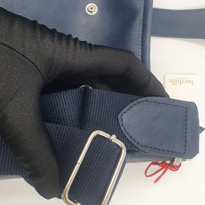 Sac Bandoulière Cuir gras bleu "sauvage jean" - Maison Berthille
