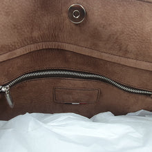Charger l&#39;image dans la galerie, Cuir nubuck de qualité supérieure, souple et résistant
