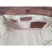 Charger l&#39;image dans la galerie, Sac en Nubuck Chocolat – Capsule Hiver 2025 | Élégance &amp; Modularité | Berthille
