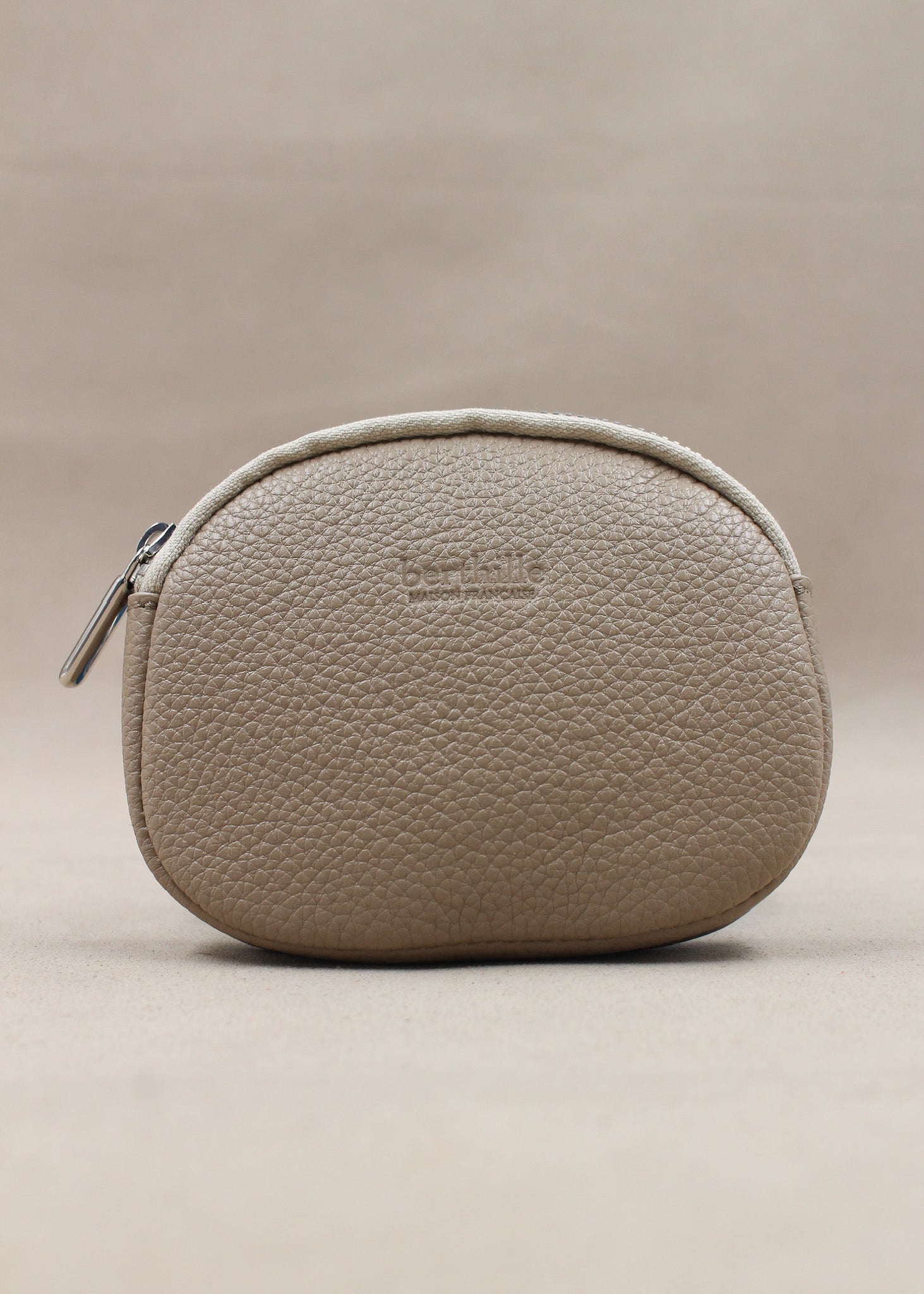 Porte-monnaie cuir vachette pleine fleur coloris beige naturel, fermeture zip – Berthille Atelier de Maroquinerie