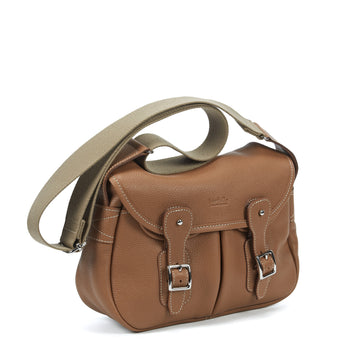 Sac besace en cuir haute maroquinerie - vue de profil - couleur cuero - Maison Berthille