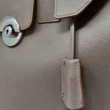 Charger l&#39;image dans la galerie, Sac à main cuir Berthille, Modèle Cortina, fermeture avec clé
